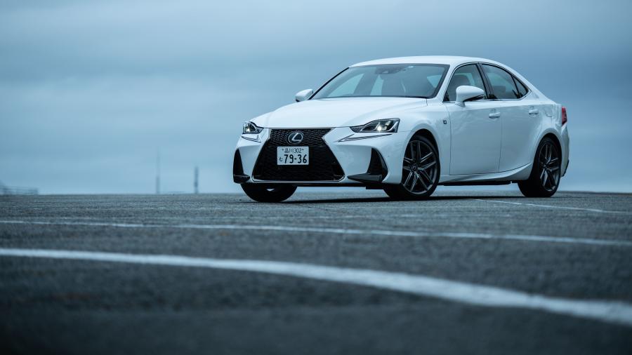 Lexus IS350 F-Sport (XE30) 2016 года  (JP) (фото 1 из 17)